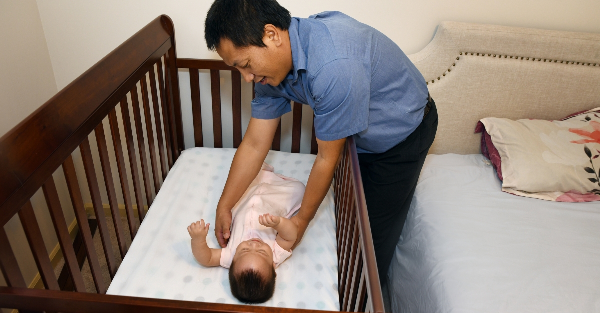 Bed sharing crib best sale